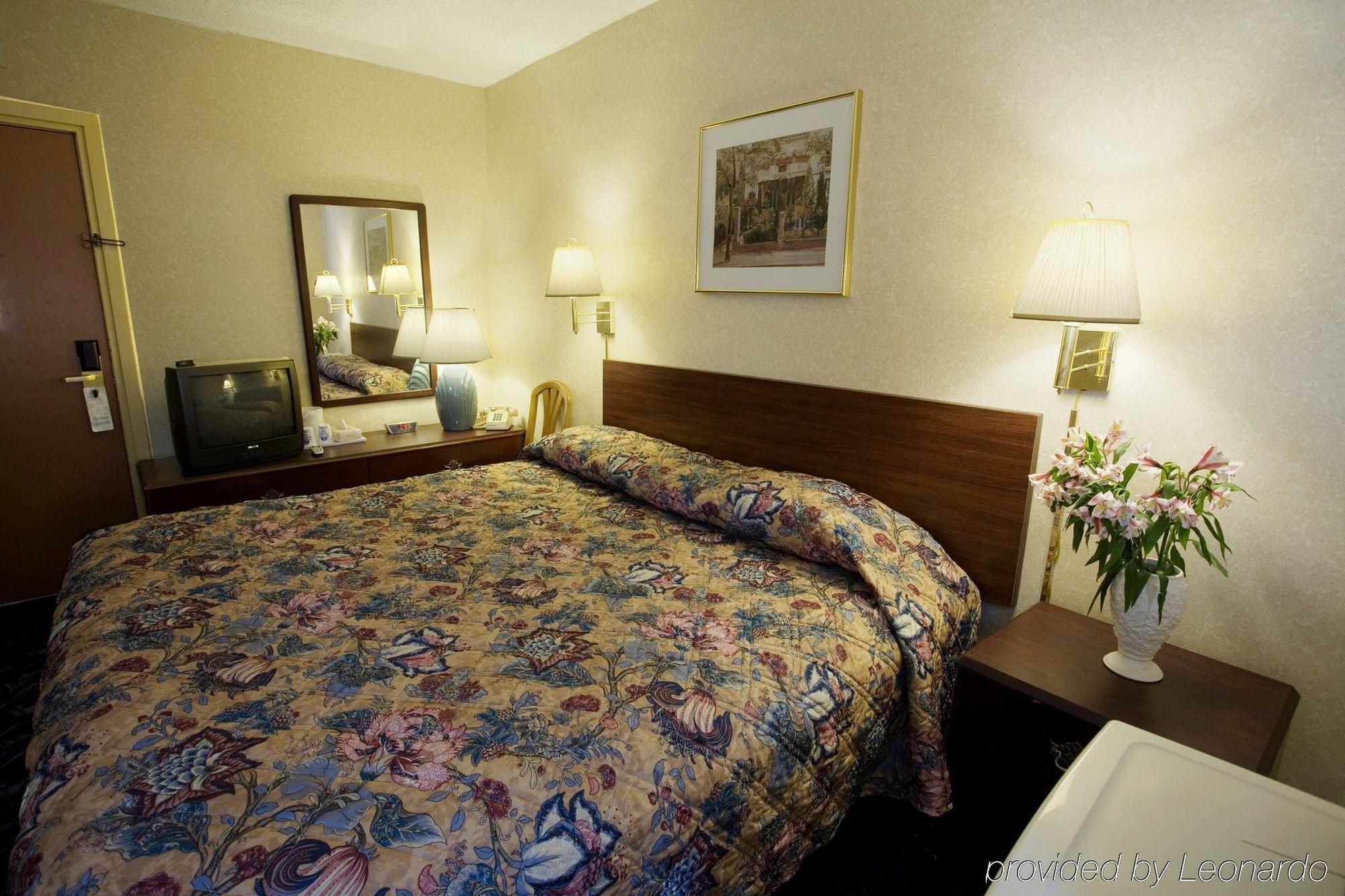 Americas Best Value Inn Dearborn Zimmer foto