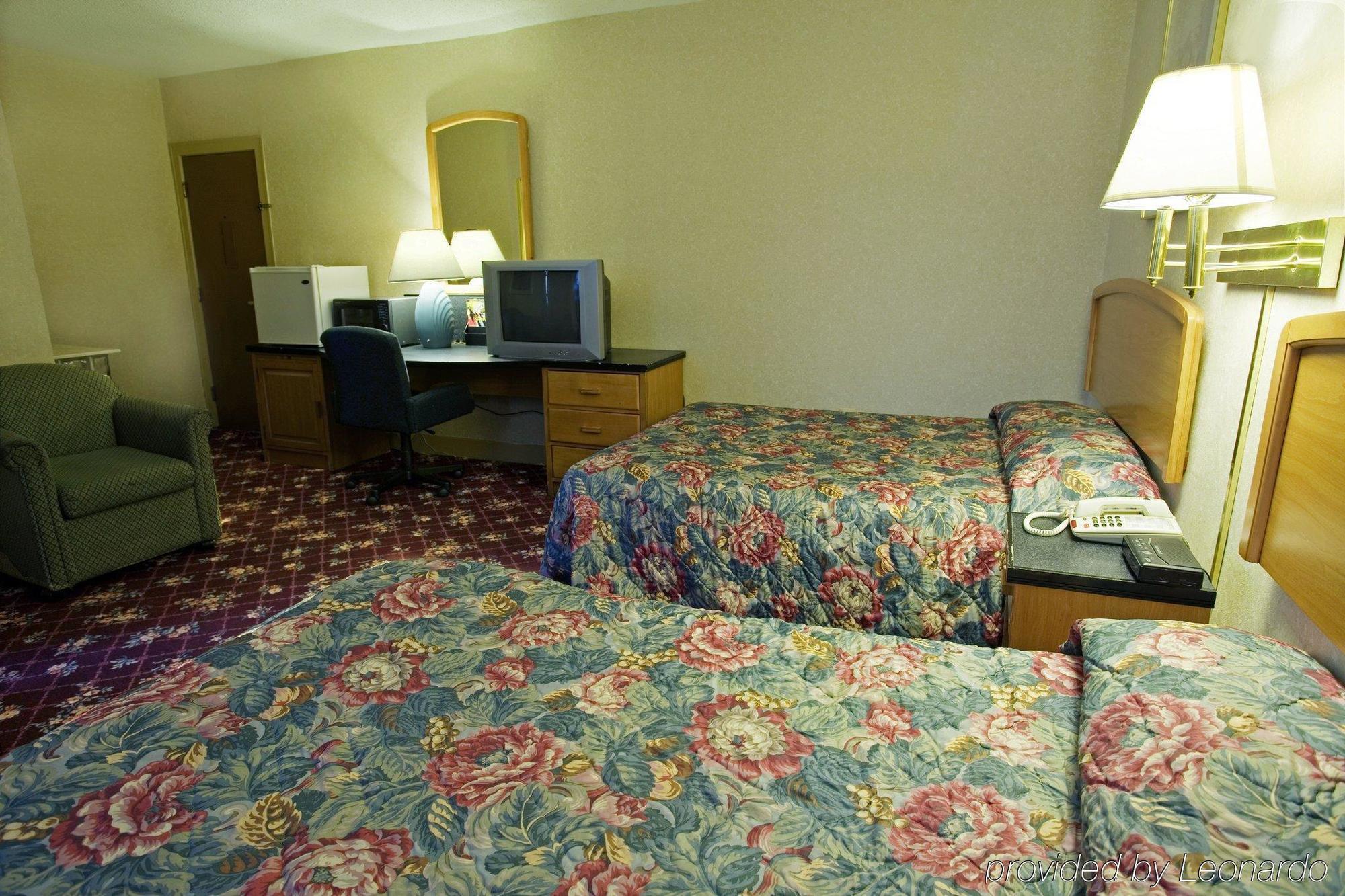 Americas Best Value Inn Dearborn Zimmer foto