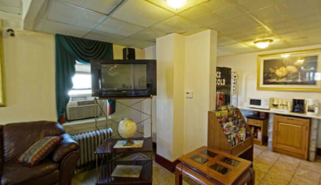 Americas Best Value Inn Dearborn Exterior foto